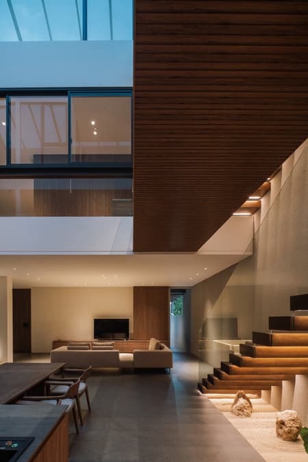 DK.52 HOUSE